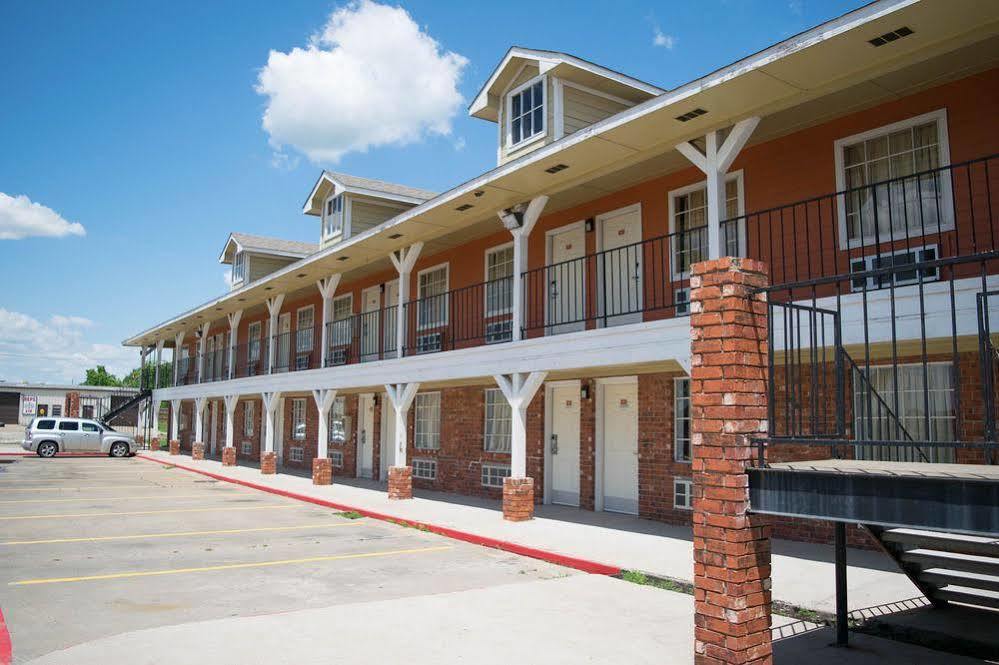 Countryside Inn Kaufman Bagian luar foto